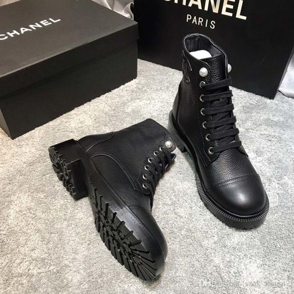 2020 new fashion luxury ladies short boots stylish comfortable leather women short boots color motorcycle martin boots size 35-41 ch, Black
2020 new fashion luxury ladies short boots stylish comfortable leather women short boots color motorcycle martin boots size 35-41 ch, Black
