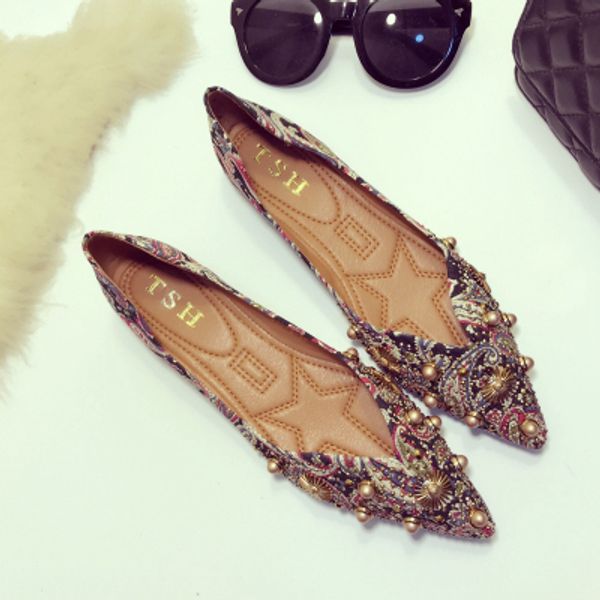 2020 spring and autumn new street wild retro printed fabric pointed flat shoes rhinestone single shoes flat, Black
2020 spring and autumn new street wild retro printed fabric pointed flat shoes rhinestone single shoes flat, Black