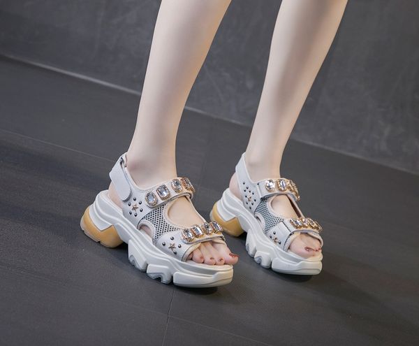 real leather sandals women 2020 pine cake suction film thick bottom rhinestone casual beach women's roman shoes, Black 
real leather sandals women 2020 pine cake suction film thick bottom rhinestone casual beach women's roman shoes, Black