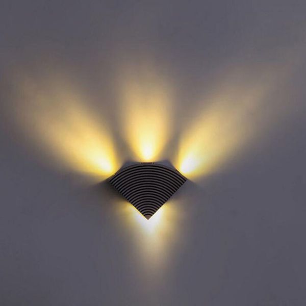 20pcs/lot 4W Aluminum Triangle Led Outdoor Wall Sconce Porch Lamp AC85-265V Home Lighting Indoor Decoration Bedroom Light
20pcs/lot 4W Aluminum Triangle Led Outdoor Wall Sconce Porch Lamp AC85-265V Home Lighting Indoor Decoration Bedroom Light