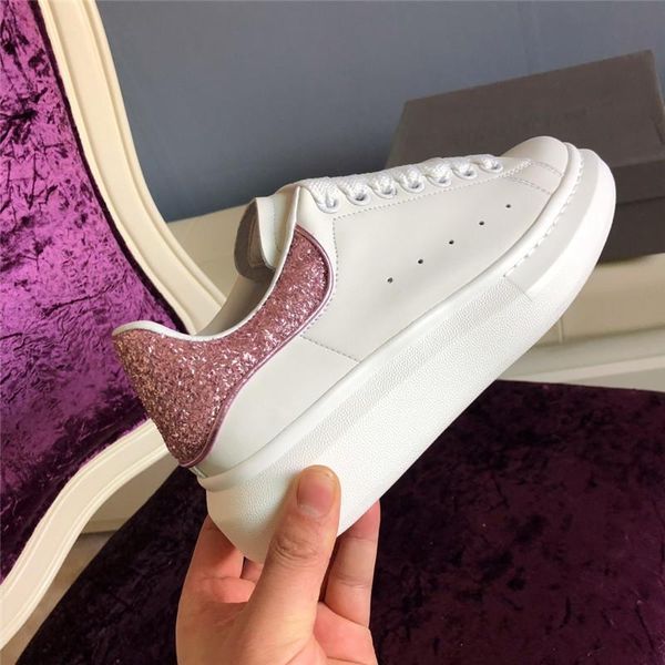 2020 latest handmade casual shoes girls casual shoes fashion trend versatile and comfortable size 35-40 type 39745400728
2020 latest handmade casual shoes girls casual shoes fashion trend versatile and comfortable size 35-40 type 39745400728