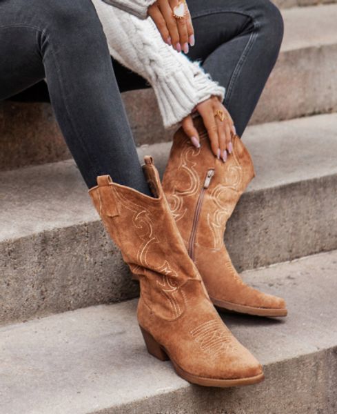 flat platform cowboy boots women shoes autumn winter fur leather boots fashion round toe high heels ladies shoes, Black
flat platform cowboy boots women shoes autumn winter fur leather boots fashion round toe high heels ladies shoes, Black
