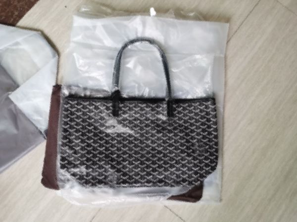 designers women bags soft handbag famous designers ladies handbag fashion tote 2pic/set bags messenge with small wallet
designers women bags soft handbag famous designers ladies handbag fashion tote 2pic/set bags messenge with small wallet