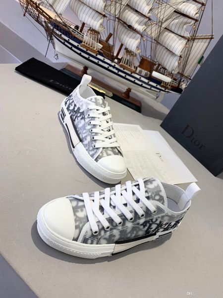 new men's and women's casual sports shoes, fashionable letter high-shoes. comfortable breathable belt box multiple colorsaa, Red;white
new men's and women's casual sports shoes, fashionable letter high-shoes. comfortable breathable belt box multiple colorsaa, Red;white
