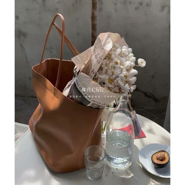 tote women's large capacity korean style shoulder texture shoulder handhand handbag soft leather commuting 2020 new simple all-match ha
tote women's large capacity korean style shoulder texture shoulder handhand handbag soft leather commuting 2020 new simple all-match ha
