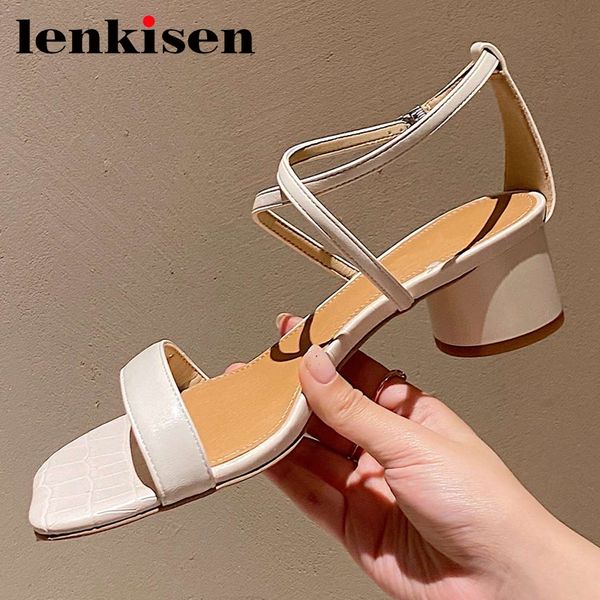 lenkisen 2020 genuine leather peep toe med heel high street fashion simple style solid beauty lady daily wear sandals women l57, Black
lenkisen 2020 genuine leather peep toe med heel high street fashion simple style solid beauty lady daily wear sandals women l57, Black