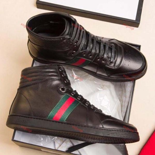 2020 luxe men casual shoes fashion sneakers lace-up shoes green red stripe black leather letter embroidered, Black;red
2020 luxe men casual shoes fashion sneakers lace-up shoes green red stripe black leather letter embroidered, Black;red