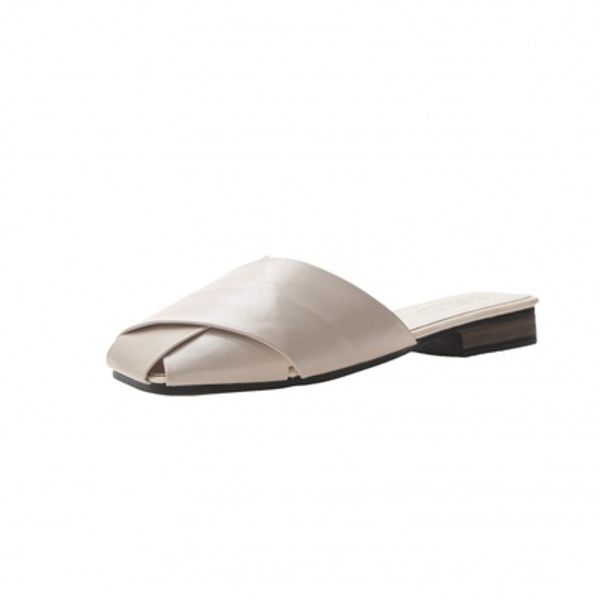 2020 autumn new fashion cross flat sandals and slippers with square head wild plus size muller women's slippers half size, Black
2020 autumn new fashion cross flat sandals and slippers with square head wild plus size muller women's slippers half size, Black