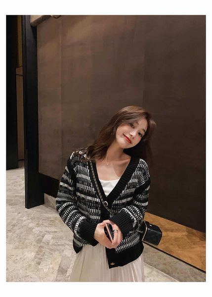 women's sweater 2020 knitted cardigan autumn new arrival women's korean fashion thick loose long-sleeved sweater coat, White;black
women's sweater 2020 knitted cardigan autumn new arrival women's korean fashion thick loose long-sleeved sweater coat, White;black