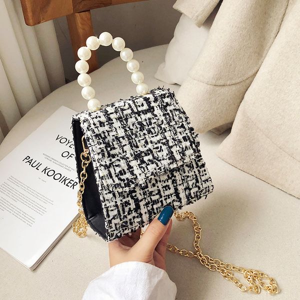 mini chain messenger bag handbag soft leather small crossbody bag ladies 2020 new handbag with pearl handle girl clutch
mini chain messenger bag handbag soft leather small crossbody bag ladies 2020 new handbag with pearl handle girl clutch