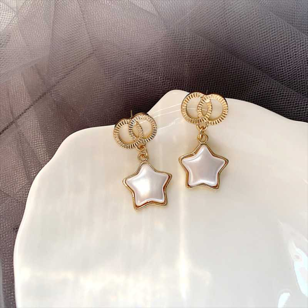 light luxury goddess temperament double circle high sense five-pointed star earrings exquisite popular wild earrings, Silver
light luxury goddess temperament double circle high sense five-pointed star earrings exquisite popular wild earrings, Silver
