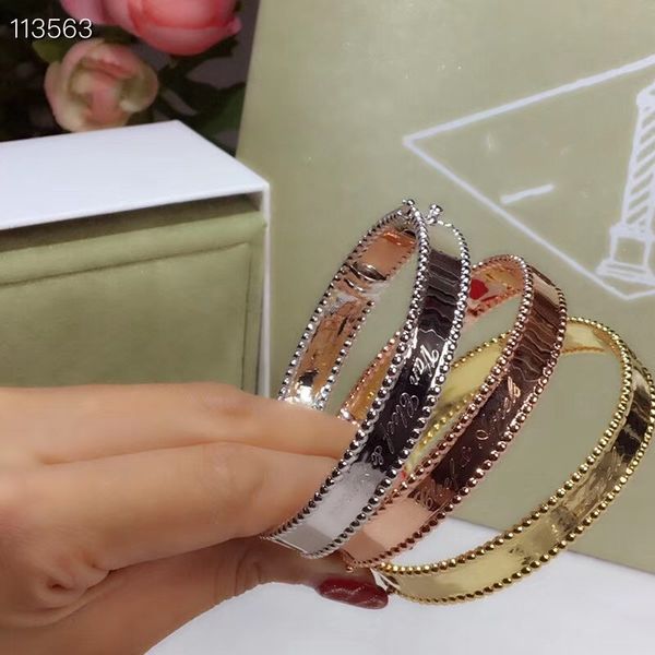 роскошный perlee brand designer медь с 18k позолоченный логотип гравировка blaze пряжка браслет для женщин ювелирные изделия, Black
роскошный perlee brand designer медь с 18k позолоченный логотип гравировка blaze пряжка браслет для женщин ювелирные изделия, Black