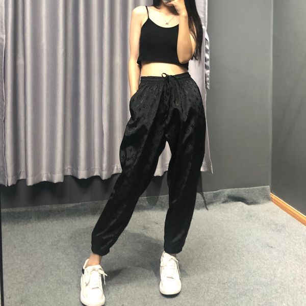 20ss luxury silk embroidery women fashion streetwear brand logo pants black ankle length elastic waist joggers female loose trousers, Black;white
20ss luxury silk embroidery women fashion streetwear brand logo pants black ankle length elastic waist joggers female loose trousers, Black;white