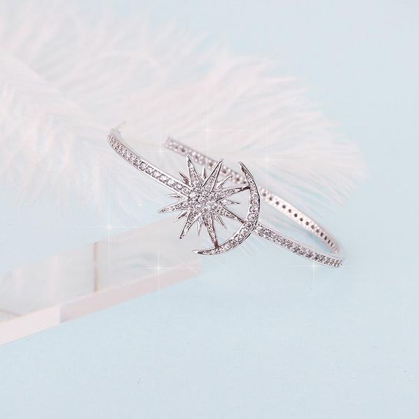 wholesale trendy circle large star and moon design hoop earrings european & american style earrings, Golden;silver 
wholesale trendy circle large star and moon design hoop earrings european & american style earrings, Golden;silver