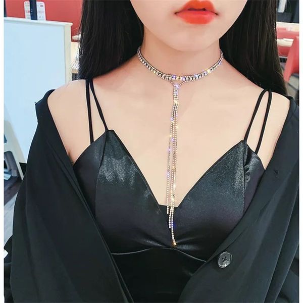 new gold and crystal necklace striped clavicle chain necklace for women's wedding banquet jewelry, Silver
new gold and crystal necklace striped clavicle chain necklace for women's wedding banquet jewelry, Silver