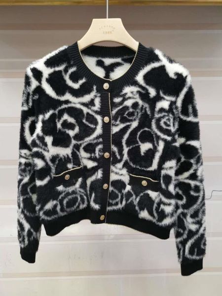 autumn and winter women presbyopia logo cardigan jacket designer pullover sweaters for women jacquard cardigan women designer sweate, White;black
autumn and winter women presbyopia logo cardigan jacket designer pullover sweaters for women jacquard cardigan women designer sweate, White;black