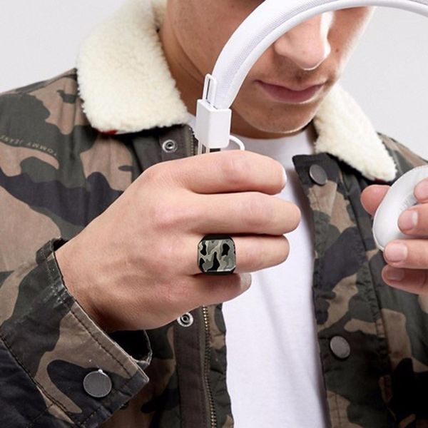 men camouflage signet ring stainless steel pinky band the extreme ring in woodland camo and desert camo jewelry, Golden;silver
men camouflage signet ring stainless steel pinky band the extreme ring in woodland camo and desert camo jewelry, Golden;silver