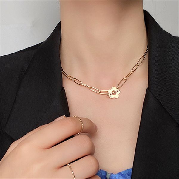 fashion gold minimalist metal flower necklace vintage geometric pendant necklace for women new design jewelry gift, Silver
fashion gold minimalist metal flower necklace vintage geometric pendant necklace for women new design jewelry gift, Silver