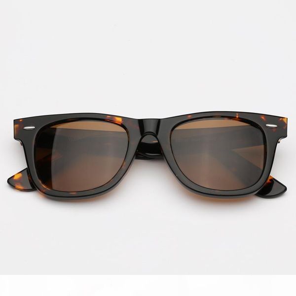 дизайнер вс очки марка луч sunglassesuv400 очки защитные eyeware для мужчины женщина моды вождения солнцезащитные очки с 1,1 кожаный чехол, White;black
дизайнер вс очки марка луч sunglassesuv400 очки защитные eyeware для мужчины женщина моды вождения солнцезащитные очки с 1,1 кожаный чехол, White;black