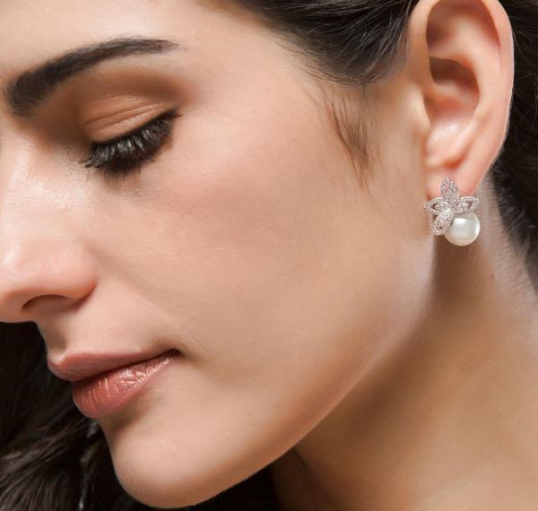 wholesale whoesale women luxury clear cubic zircon paved pearl earrings for brides wedding party01, Golden;silver
wholesale whoesale women luxury clear cubic zircon paved pearl earrings for brides wedding party01, Golden;silver