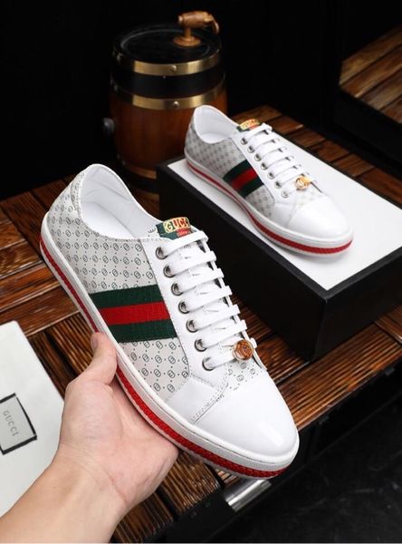 2021t spring and summer men 's printed sports shoes ,casual wild lace leather small white shoes ,original box packaging :38 -44, Black
2021t spring and summer men 's printed sports shoes ,casual wild lace leather small white shoes ,original box packaging :38 -44, Black