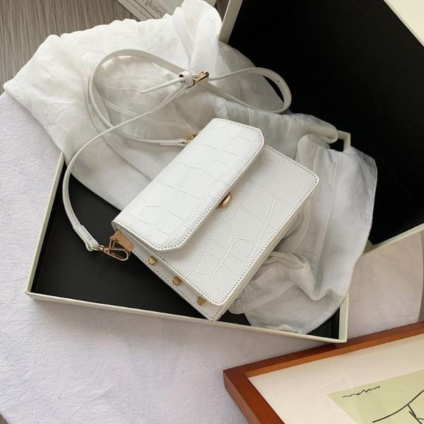 новой мода женской заклепки crossbody сумки камень шаблон малый кожа pu плечо сумка для женщин случайных поездок закрылков
новой мода женской заклепки crossbody сумки камень шаблон малый кожа pu плечо сумка для женщин случайных поездок закрылков