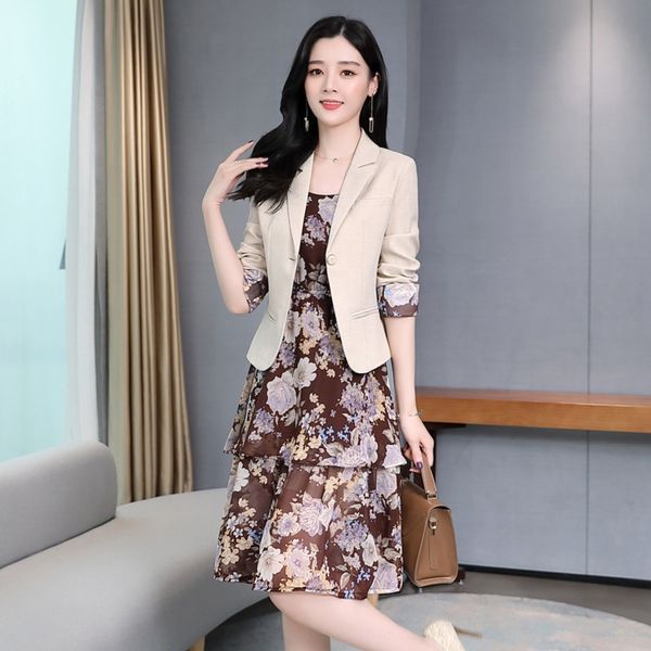 мода весны 2020 маленькой нового пальто западного стиля coat suitsuit suitwomen напечатана юбка похудение двухсекционного костюм большого ра, Gray
мода весны 2020 маленькой нового пальто западного стиля coat suitsuit suitwomen напечатана юбка похудение двухсекционного костюм большого ра, Gray