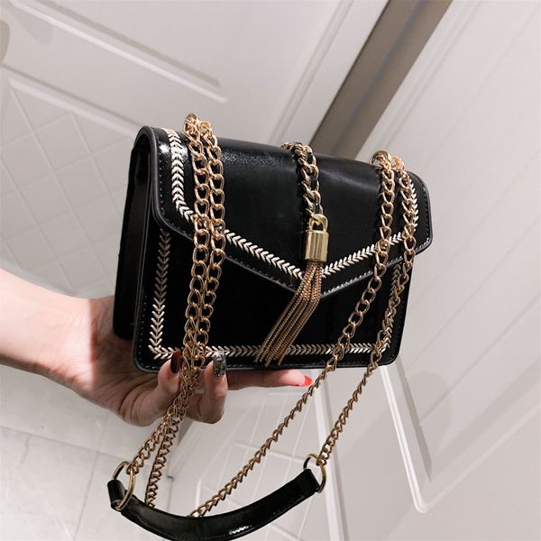 женская crossbody сумка для женщин 2020 кожи высокого качества роскошных сумок конструктора sac главной дамы кисточка плечо сумки
женская crossbody сумка для женщин 2020 кожи высокого качества роскошных сумок конструктора sac главной дамы кисточка плечо сумки