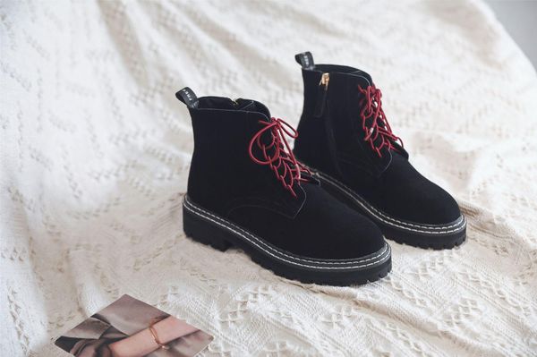 Simplicity British style Ventilation Short boots Motorcycle Martin boots Versatile Same style of star Highheel thick sole Women Shoes
Simplicity British style Ventilation Short boots Motorcycle Martin boots Versatile Same style of star Highheel thick sole Women Shoes