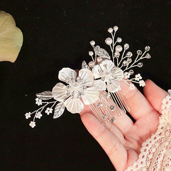 getnoivas luxury white flower pearl haircomb handmade silver color hair pin women headpeice bride wedding hair accessories sl, Golden;silver
getnoivas luxury white flower pearl haircomb handmade silver color hair pin women headpeice bride wedding hair accessories sl, Golden;silver