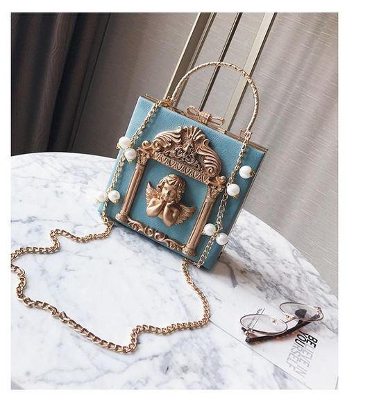 high end customized dinner bag inlaid with diamonds baroque angel hand bag 2020 new box chain bar single shoulder slant span
high end customized dinner bag inlaid with diamonds baroque angel hand bag 2020 new box chain bar single shoulder slant span