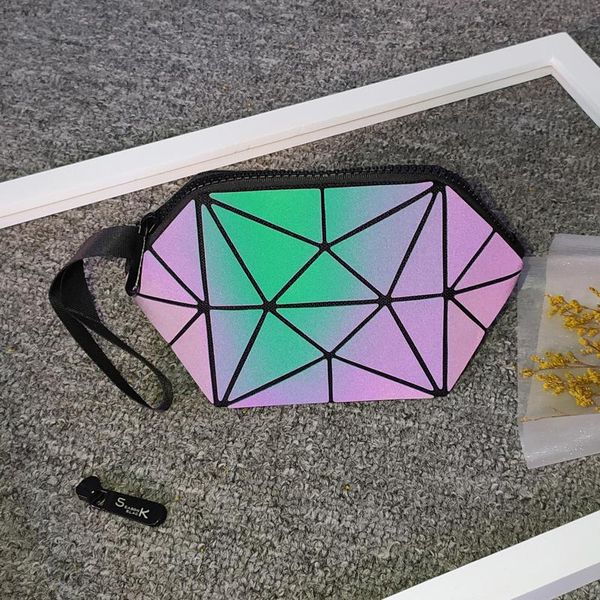 горячая геометрическое светящихся cosmetic bag мода новые женские складные сумки
горячая геометрическое светящихся cosmetic bag мода новые женские складные сумки