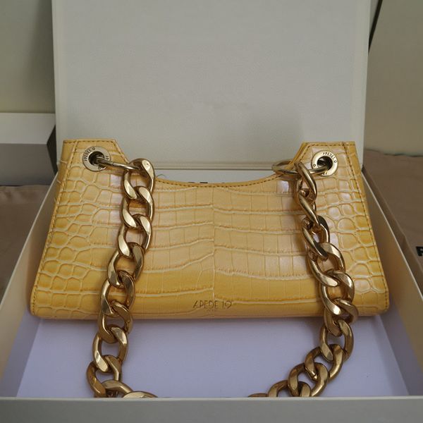 2020 new women's net red method stick bag small design french fashion frog armpit bag cross arm chain single shoulder portable women�
2020 new women's net red method stick bag small design french fashion frog armpit bag cross arm chain single shoulder portable women�