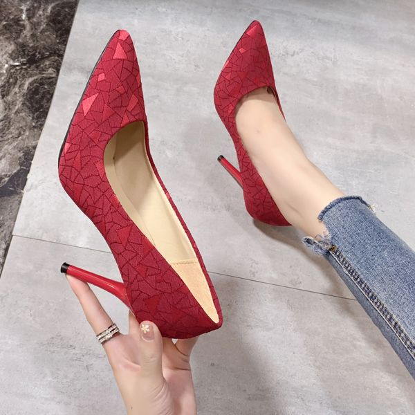 autumn pointed toe high heels womens thin heeled net red all-match style in black professional shoes french girl
autumn pointed toe high heels womens thin heeled net red all-match style in black professional shoes french girl