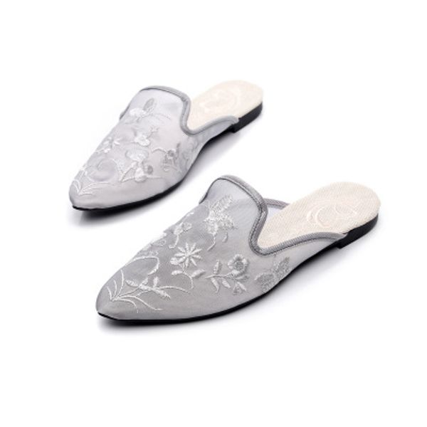 spring/summer/autumn 2020 new pointed fashion wild large size embroidery mesh yarn female slippers, Black
spring/summer/autumn 2020 new pointed fashion wild large size embroidery mesh yarn female slippers, Black