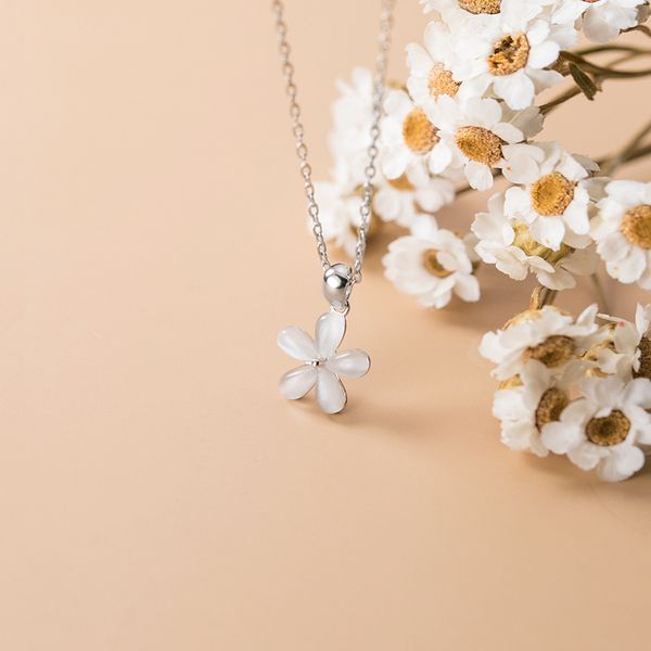 s925 sterling silver color korean fashion gray opal cute flower shape clavicle pendant necklace for women lady daughter jewelry
s925 sterling silver color korean fashion gray opal cute flower shape clavicle pendant necklace for women lady daughter jewelry