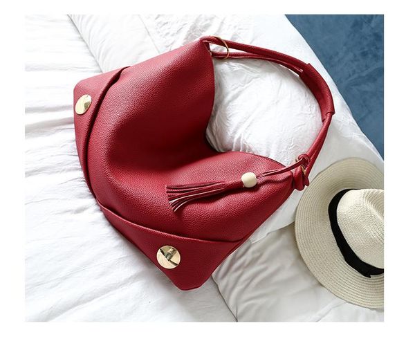 woman's european and american-style pu shoulder bag big buckle bag fashion bag tide trend package locomotive
woman's european and american-style pu shoulder bag big buckle bag fashion bag tide trend package locomotive