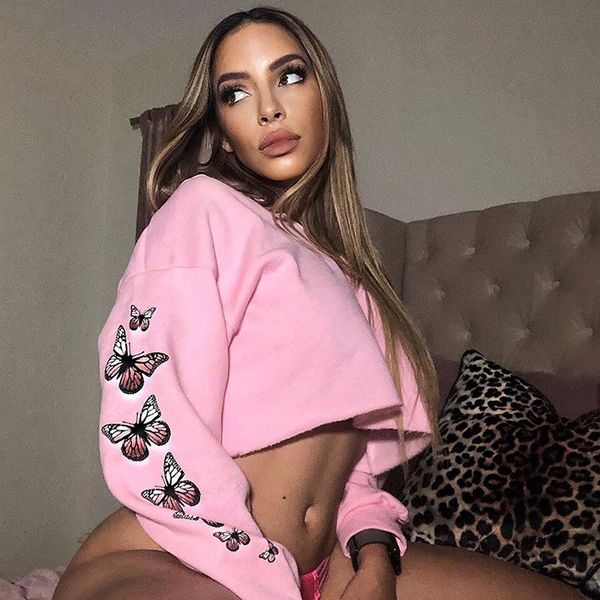 2020 female autumn streetwear butterfly printing women's loose round collar short sweatshirt oversize women pullovers, Black
2020 female autumn streetwear butterfly printing women's loose round collar short sweatshirt oversize women pullovers, Black