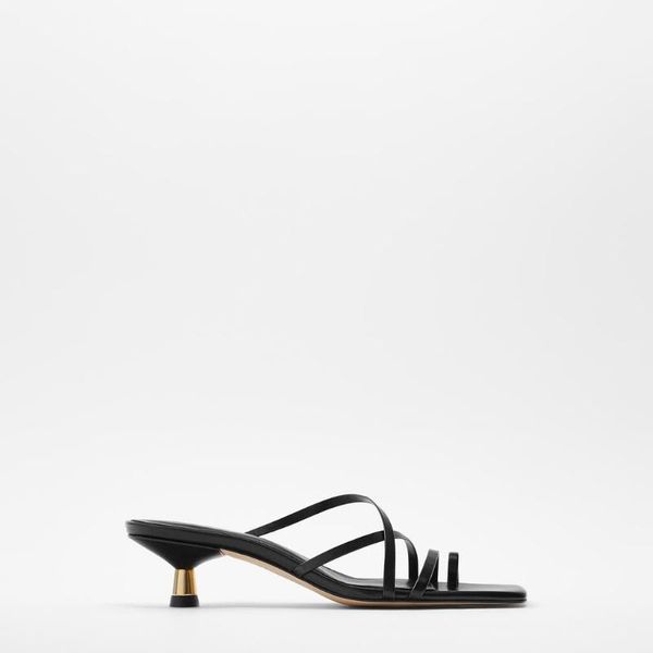 2020 new style women's black metal high heel thin heeled sandals
2020 new style women's black metal high heel thin heeled sandals