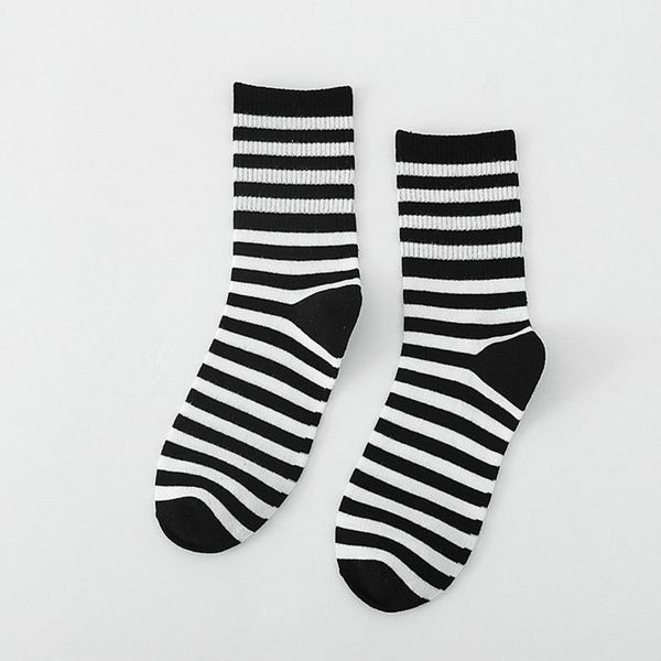 autumn and medium cotton medium winter new women's stacking black and white striped mid-calf socks trendy street mid-calf cotton socks
autumn and medium cotton medium winter new women's stacking black and white striped mid-calf socks trendy street mid-calf cotton socks