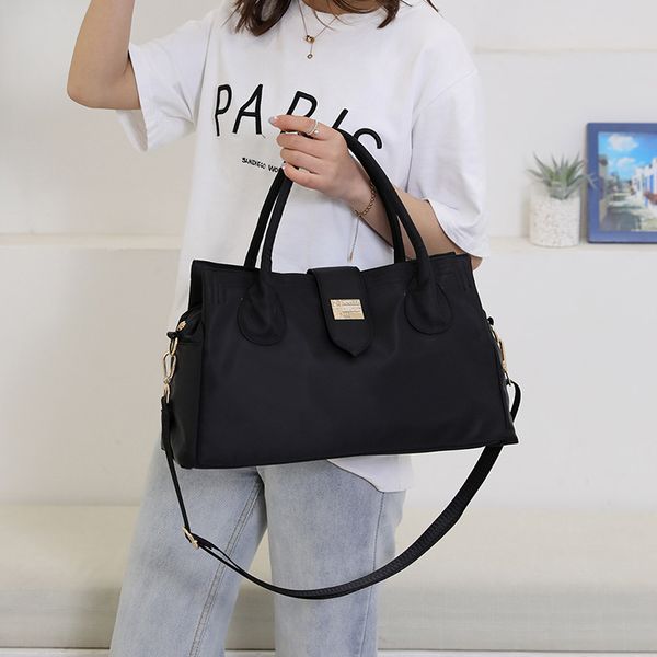 small travel bag new 2020 lightweight simple large capacity fitness single shoulder diagonal bag solid color handbag women
small travel bag new 2020 lightweight simple large capacity fitness single shoulder diagonal bag solid color handbag women