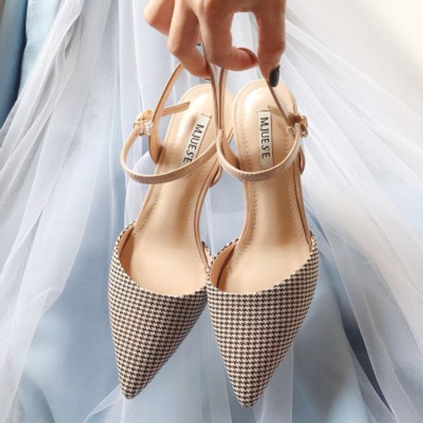 women patent leather fashion mid high heels, Black
women patent leather fashion mid high heels, Black