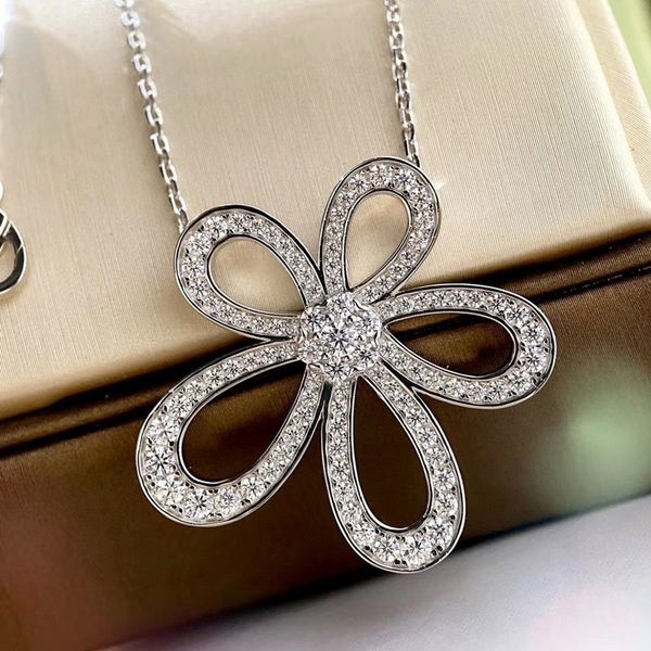 2020 new 925 sterling silver sun flower clavicle chain women's full diamond five petals large flower necklace net red simple temperamen
2020 new 925 sterling silver sun flower clavicle chain women's full diamond five petals large flower necklace net red simple temperamen