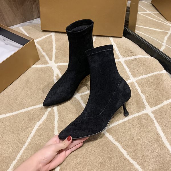 2020 autumn winter new women boot shoes suede high heel short women boot black versatile medium cup heel
2020 autumn winter new women boot shoes suede high heel short women boot black versatile medium cup heel