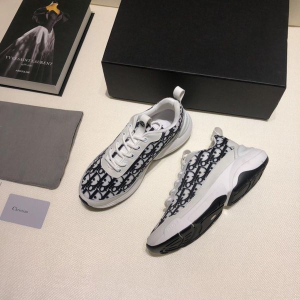 2020 fashion rocksand matte leather lace-up shoes are smooth, and the minimalist upper is characteristic of these leather lace-up shoes and3
2020 fashion rocksand matte leather lace-up shoes are smooth, and the minimalist upper is characteristic of these leather lace-up shoes and3