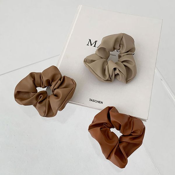 fashionable girl's artifact age reduced, beautiful and foreign-looking pu leather hair circle in autumn and winter, Golden;silver
fashionable girl's artifact age reduced, beautiful and foreign-looking pu leather hair circle in autumn and winter, Golden;silver