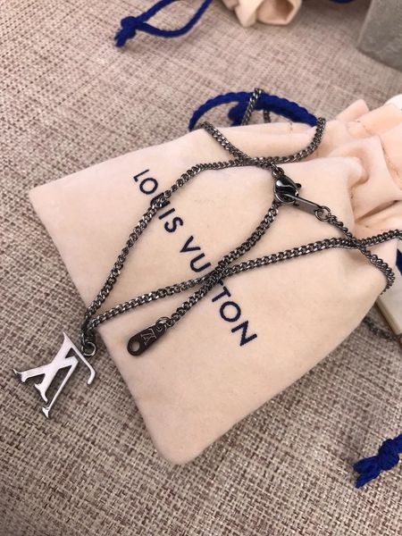 lou is vui tton designer jewelry hip hop designer necklace butterfly iced out pendant mens 14k gold chains initial letter p5, Silver 
lou is vui tton designer jewelry hip hop designer necklace butterfly iced out pendant mens 14k gold chains initial letter p5, Silver