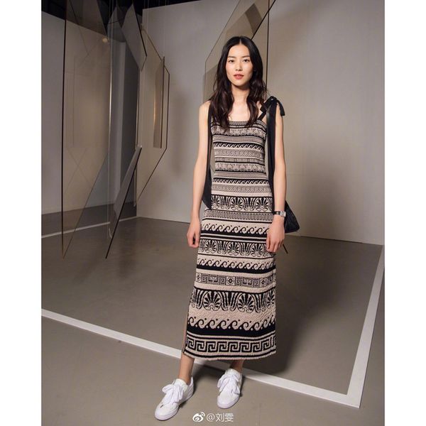 ins liu wen star celebrity inspired waist hugging slim-looking elegant dress vintage knitted split dungaree dress 2019 popular skirt sale, White
ins liu wen star celebrity inspired waist hugging slim-looking elegant dress vintage knitted split dungaree dress 2019 popular skirt sale, White