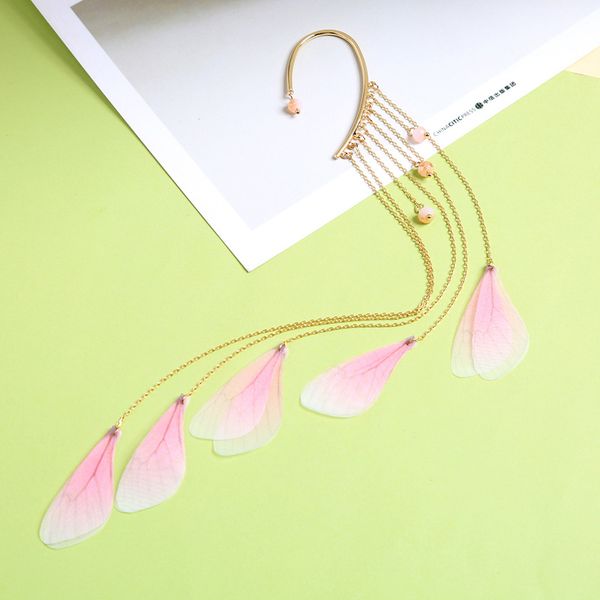 Creative personality pearl flower decoration industry ornaments lady earrings han version fashion feather ear hang no ear hole
Creative personality pearl flower decoration industry ornaments lady earrings han version fashion feather ear hang no ear hole