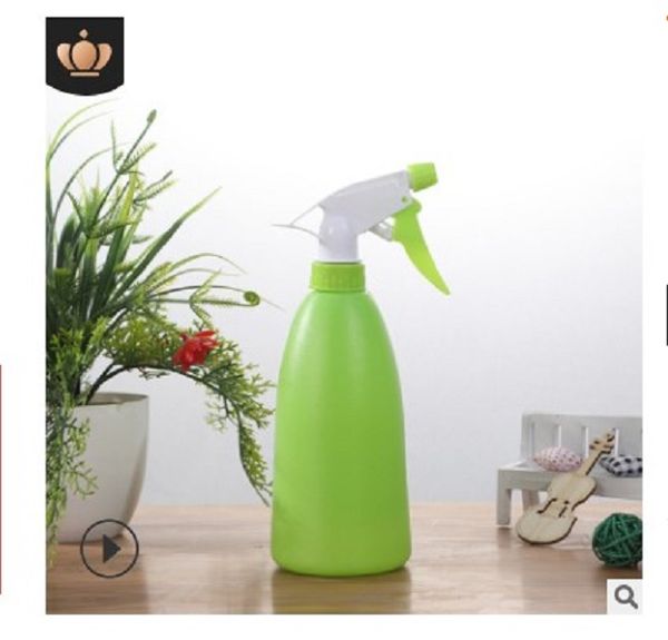 2020 wholesale portable hand pressure plastic watering flower sprayer 500ml household plant watering pot detachable garden spray pot 003
2020 wholesale portable hand pressure plastic watering flower sprayer 500ml household plant watering pot detachable garden spray pot 003